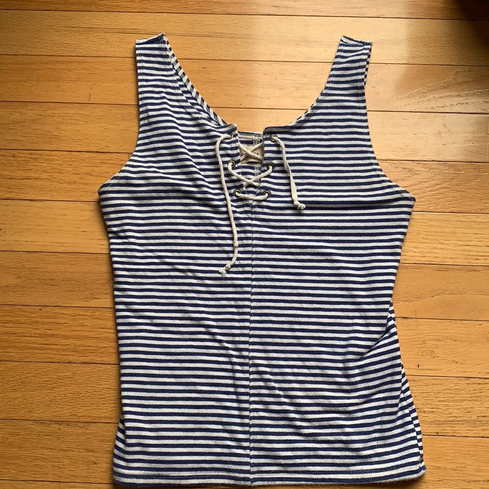 Hollister blue and white tank size:small